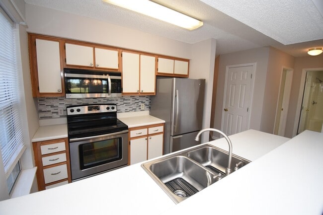 Photo - 4990 Windsor Green Way