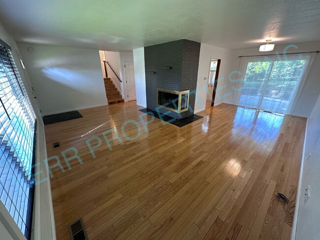 Photo - Charming 3-Bedroom Gresham Retreat with Spacious 1728 sq. ft. Layout and 2.5 Baths!