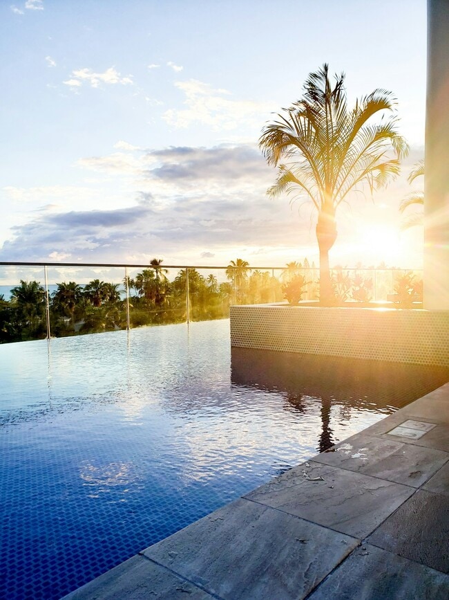 Photo - 223 Saratoga Rd Unit Trump Hotel #1614