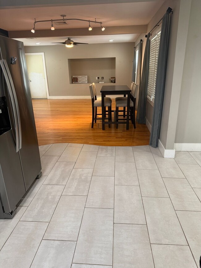 Photo - 1215 Westlawn Dr
