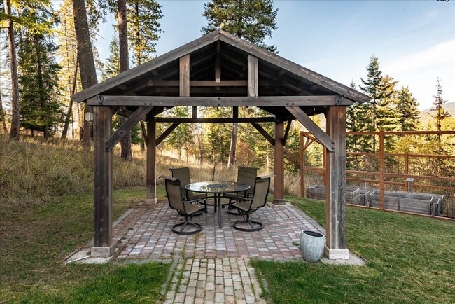 Photo - 965 N Armstrong Dr