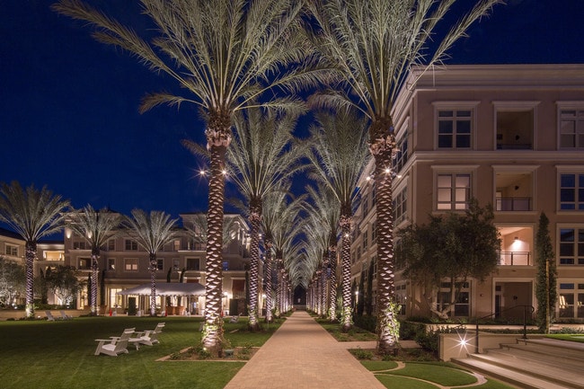 Villas Fashion Island