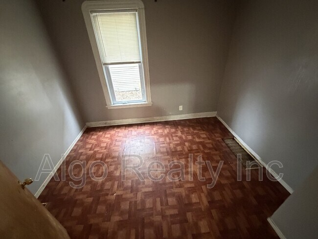 Photo - 2647 Fremont Ave N