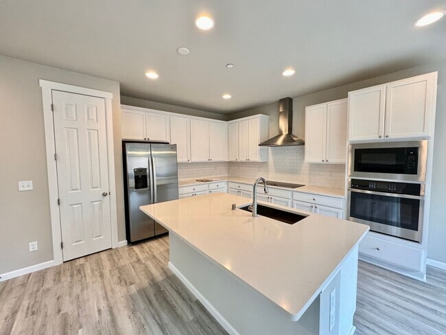 Photo - 7467 87th Dr NE