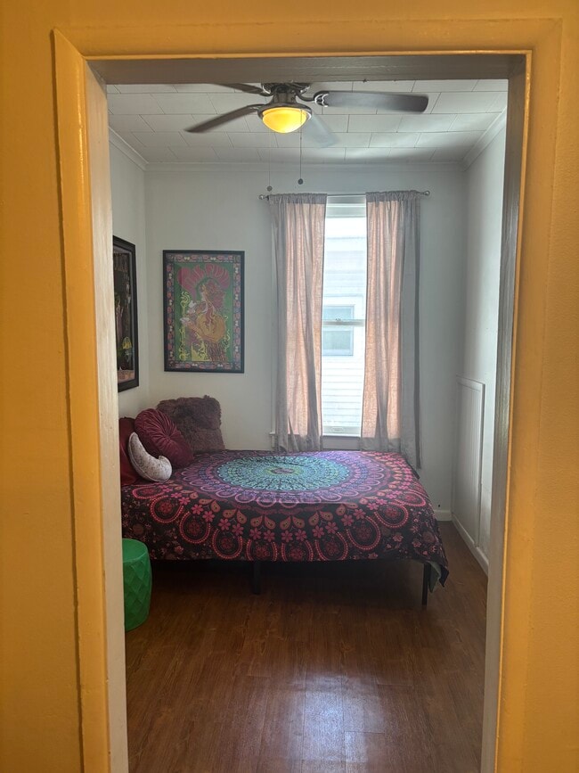 Building Photo - 825 Eaton St Unit 2