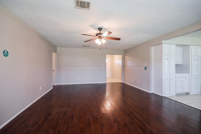 Photo - 502 Hildred Ave