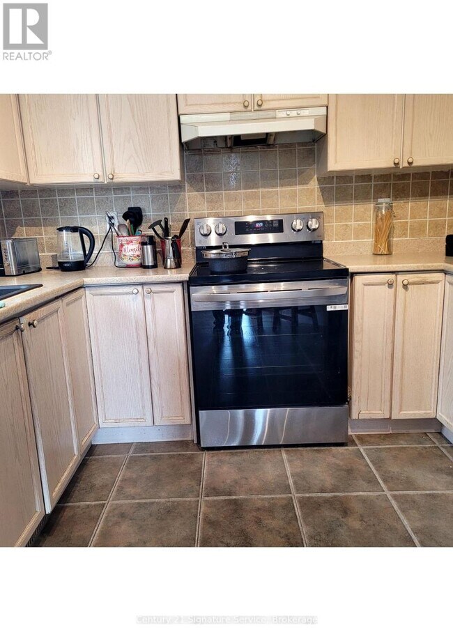 Photo - 630 Drury Ln Unit Upper