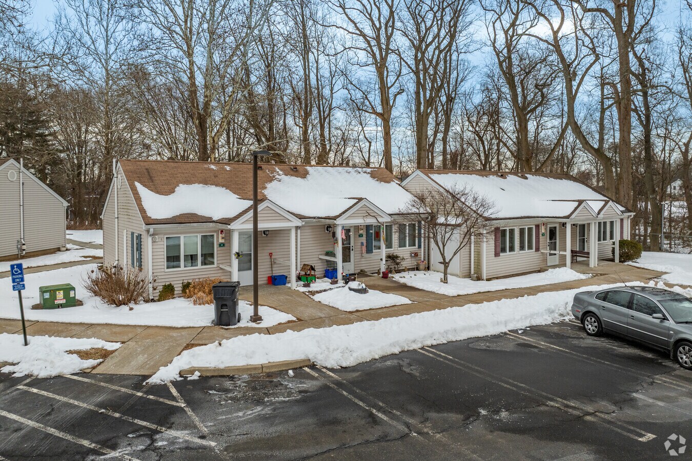 20 Trefoil Ct, Fairfield, CT 06825 - Trefoil Court