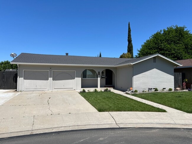 Building Photo - 3-bedroom single story in Manteca!
