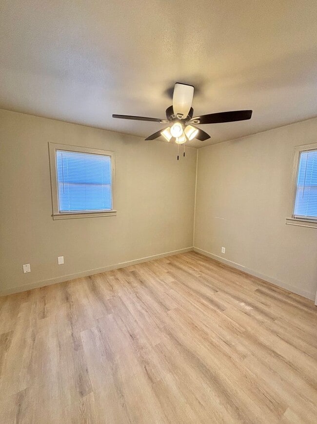 Photo - Now Available - 3 Bedroom Home!!