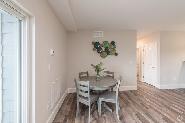 2 BR, 2 BA