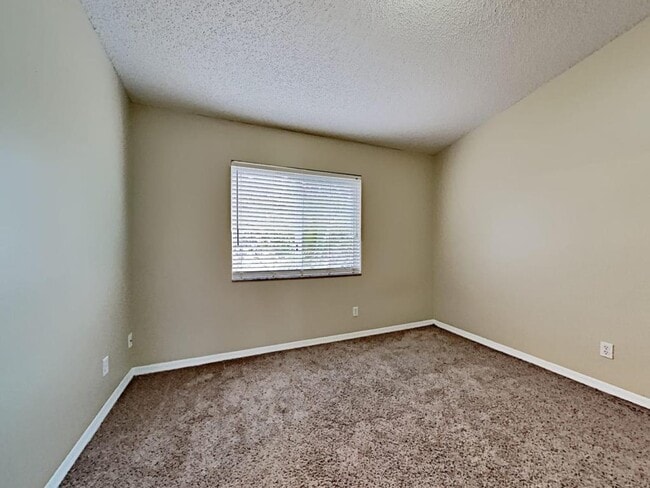 Photo - 861 NW 208th Dr
