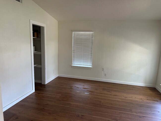 Photo - Room in House on Rockridge Dr