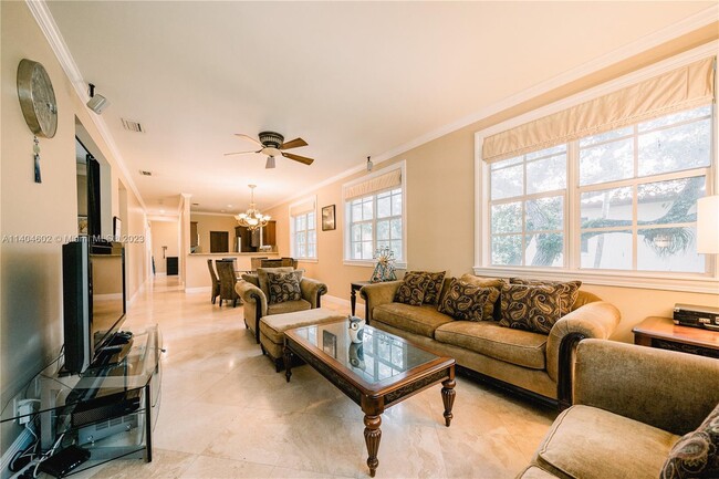 Photo - 483 Menendez Ave