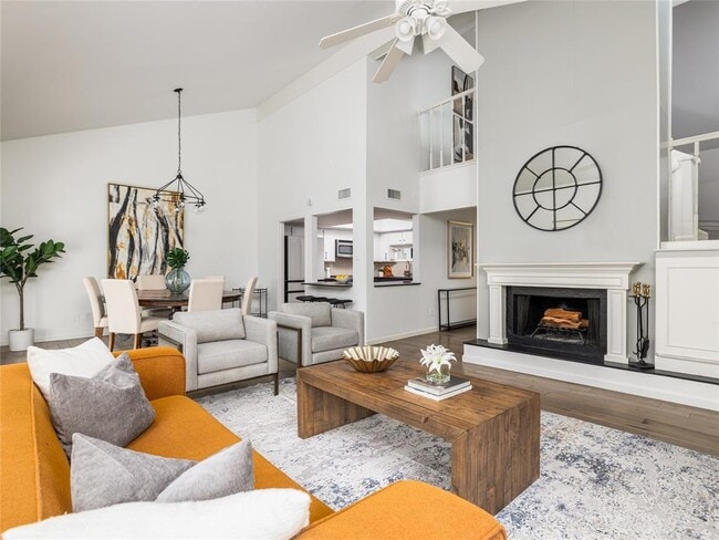 Photo - 1821 Westlake Dr Unit 116