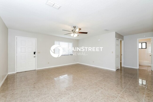 Photo - 3 Bedroom Pet-Friendly Home in KISSIMMEE, FL with Main Street Renewal