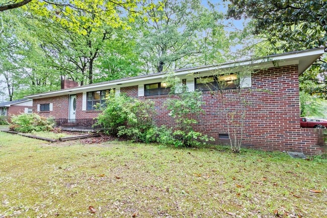 Photo - 700 Cedar St NW
