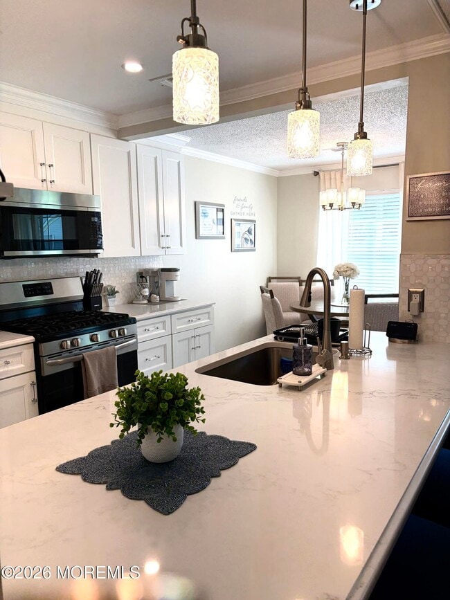 2111 Waters Edge Dr Unit 2111