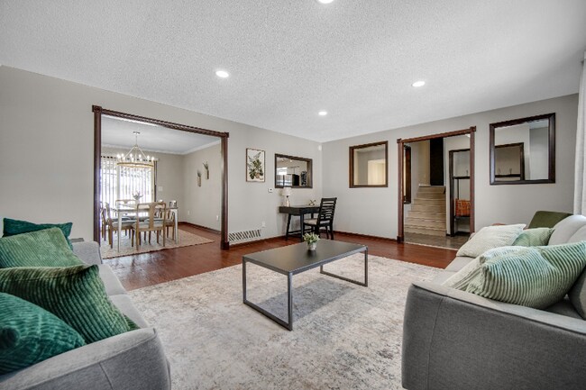 Photo - 454 Francis St