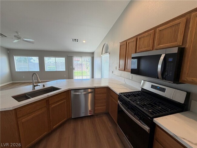 Photo - 2139 Meadow Green Ave