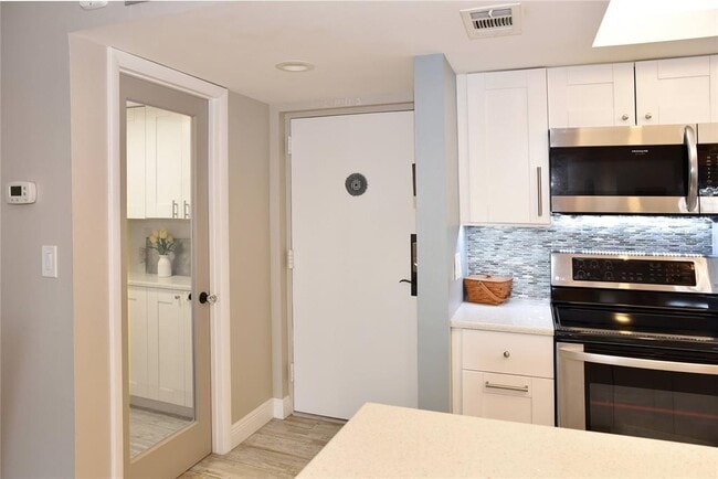 Photo - 4900 Brittany Dr S Unit 811