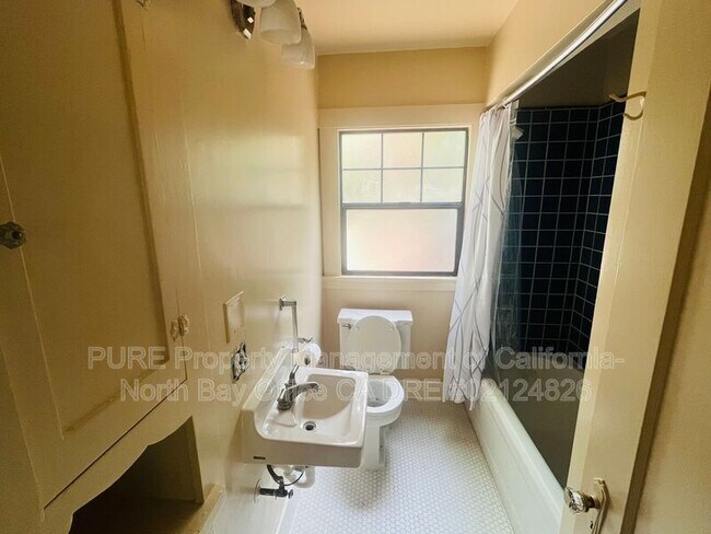 Photo - 591 N Dora St
