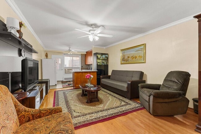 Photo - 61-15 98th St Unidad 11N