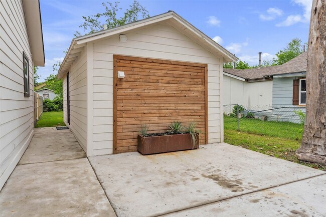 Photo - 601 Pearson Ave