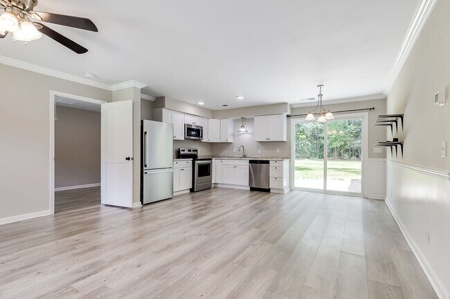 Photo - Freshly Painted 4 Bed Home on Huge Lot wit...