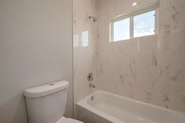 Building Photo - 4741 Bricker St