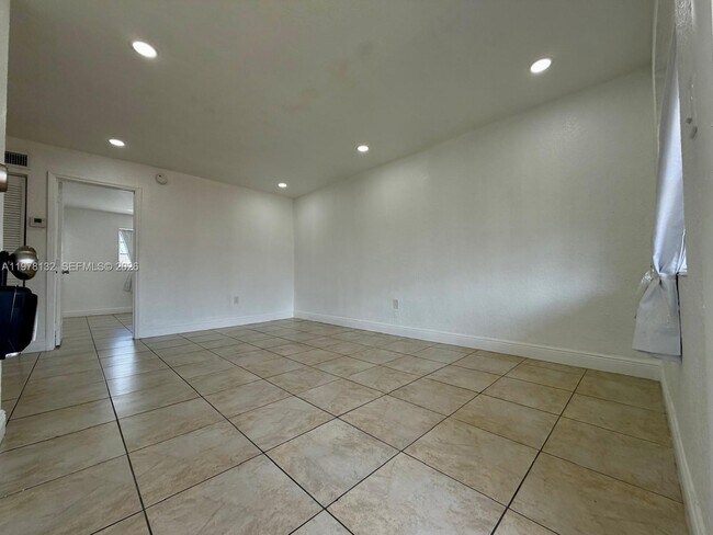 Photo - 3800 SW 102nd Ave Unit 203