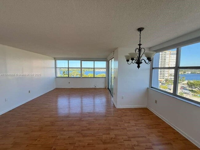 Photo - 1200 NE Miami Gardens Dr Unit 814W