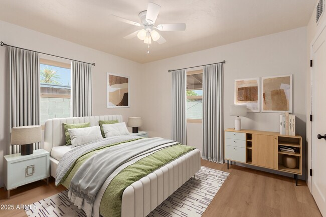 Photo - 1821 W Roma Ave