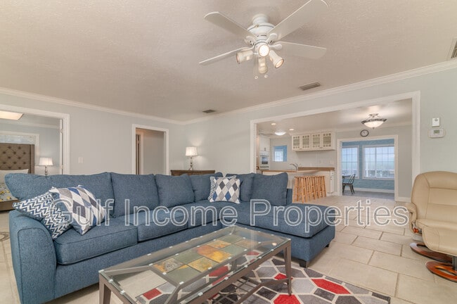 Photo - 2130 Pinehurst St