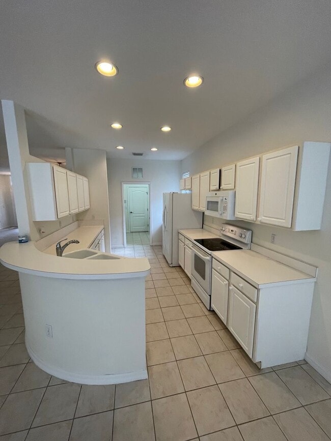 Photo - JUST LEASED- Annual unfurnished 3/2 house in Sarasota