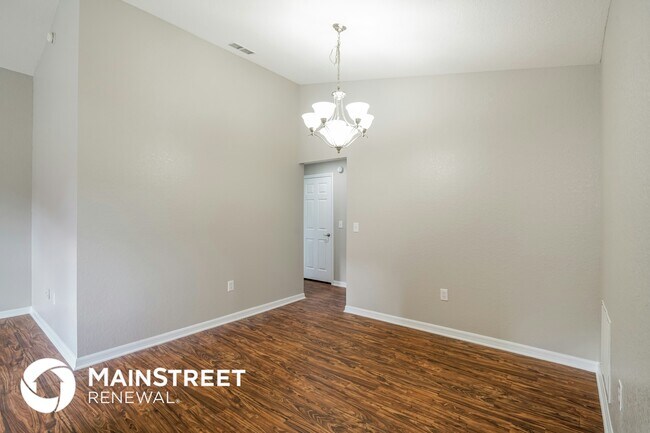 Photo - 2049 Country Manor St
