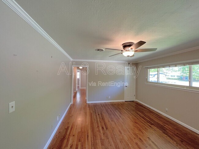 Photo - 750 Marquette Dr