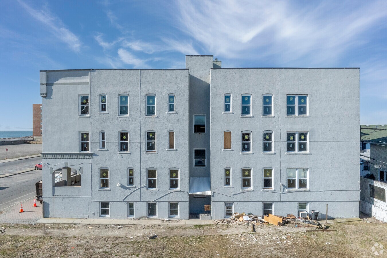 Photo - 315 W Broadway