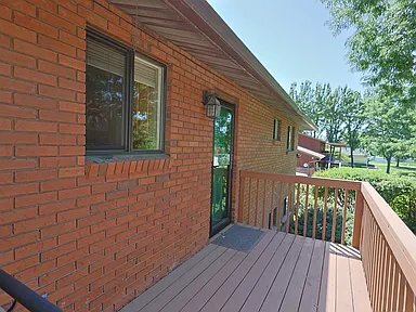 132 S Larkin Ln