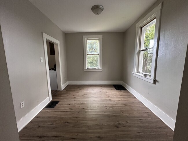 Photo - 263 Glenwood Dr