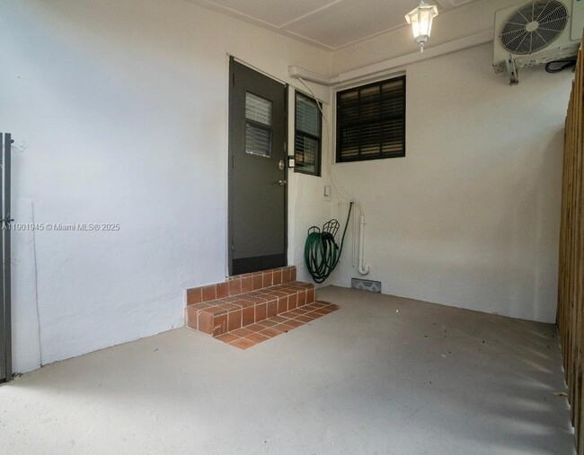 Photo - 2121 SW 13th Ave Unit Studio