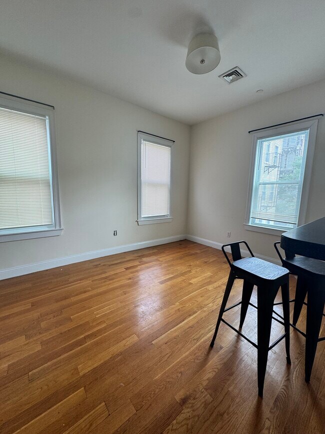 536 Cambridge St Unit 3