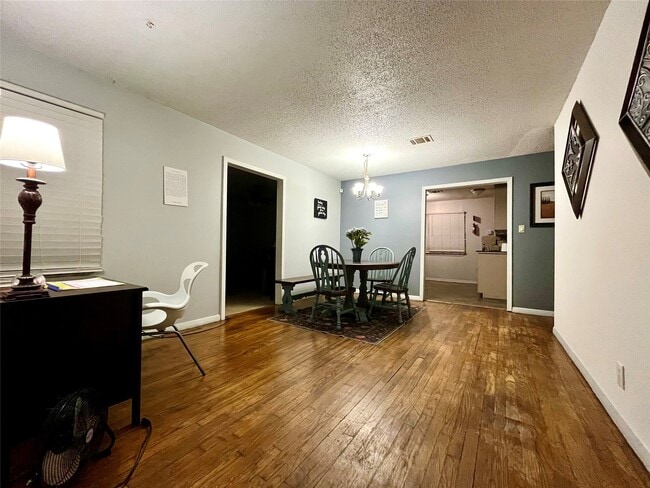 Building Photo - 3025 Chimira Ln
