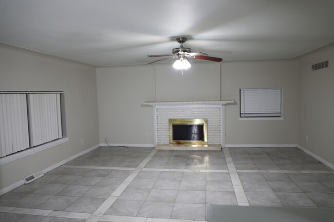 Photo - 25323 Orchard Lake Rd