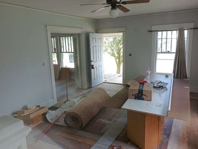 Photo - 619 S Webster St