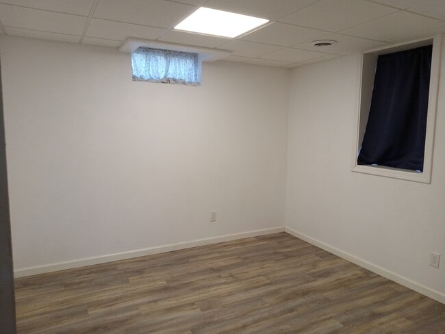 Building Photo - 2607 Elm Drive Rd Rental