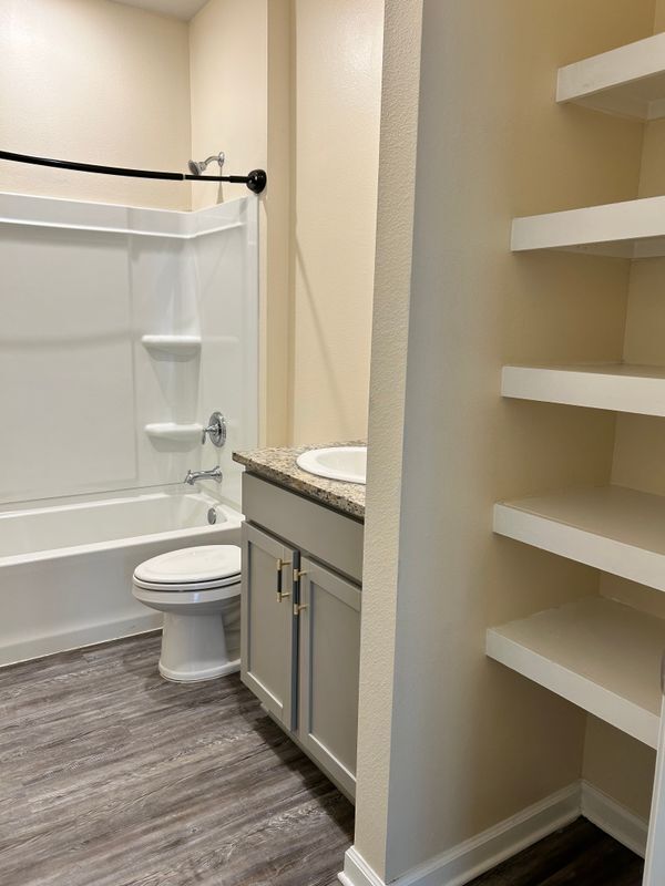 Photo - 1805 E Lakeshore Lndg Dr