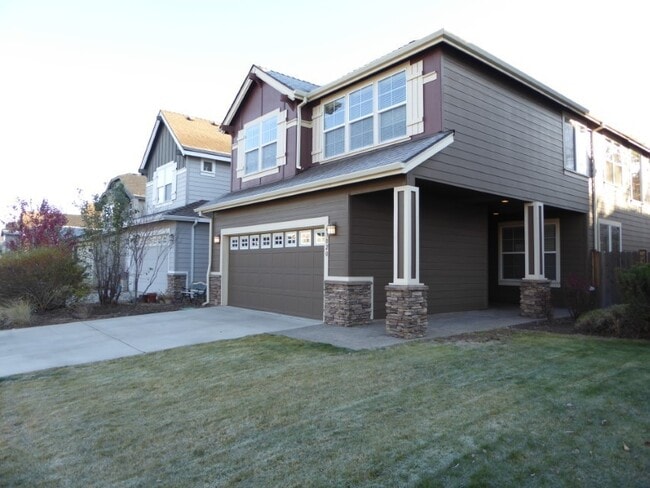 Photo - 63020 NE Amherst Pl