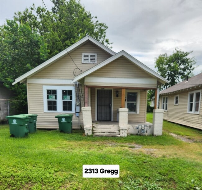 Building Photo - 2313 Gregg St Rental