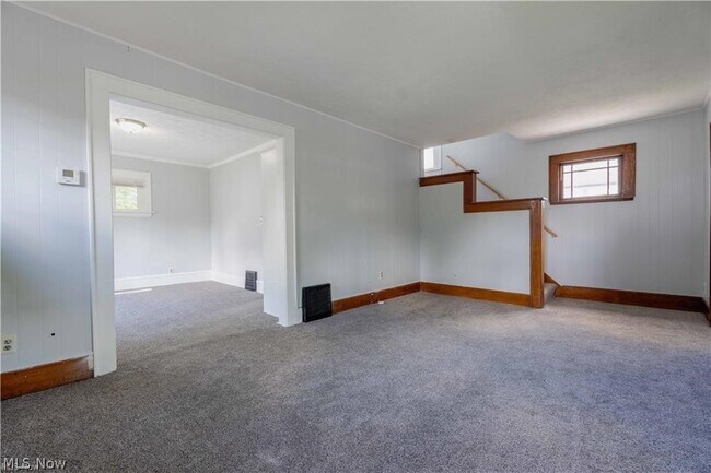 Photo - 897 Peckham St